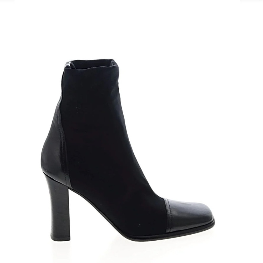Via Spiga Elegant Black Leather and Nylon Women's Ankle Boots. Size 8.5